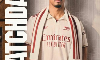 枪魔大战！阿森纳社媒发布客战曼联海报：萨利巴单人出镜