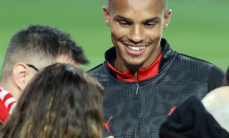 米兰与曼联达成协议！霍伊伦即将加盟，转会细节曝光