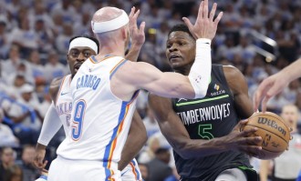 雷霆先抑后扬拿捏高端局 狼队阵容硬伤一战全暴露？