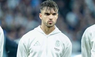 库尔图瓦怒斥队友！犯错两次，踢球不智