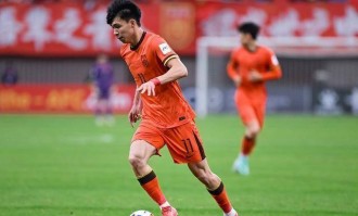 超越李金羽！20岁国足新星在法甲连场破门，消息被指纯属虚构