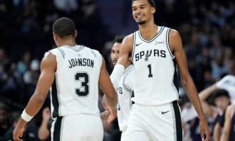 季前赛-文班亚马9+10+7奥拉迪波20分 马刺大胜广州