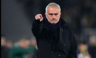 62岁穆里尼奥狂人归来！1周后这举动让全场泪目，下一站竟是？